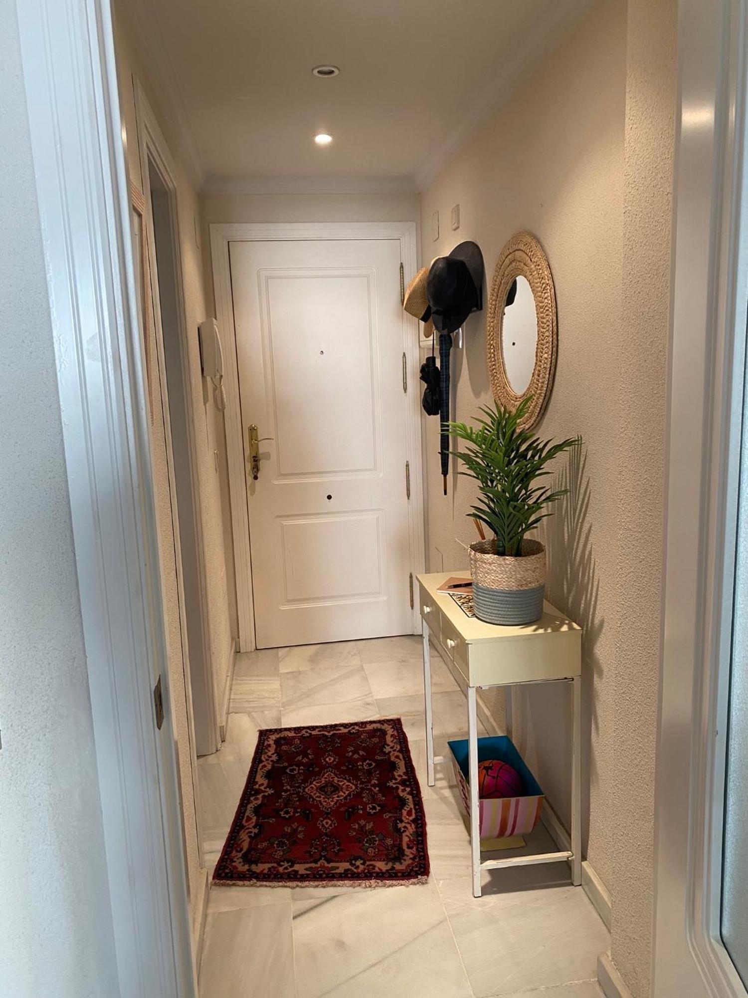 Sun Apartment *